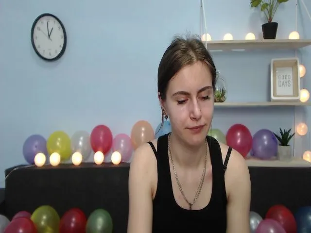 Live sex webcam photo for MollyTravis #252919477