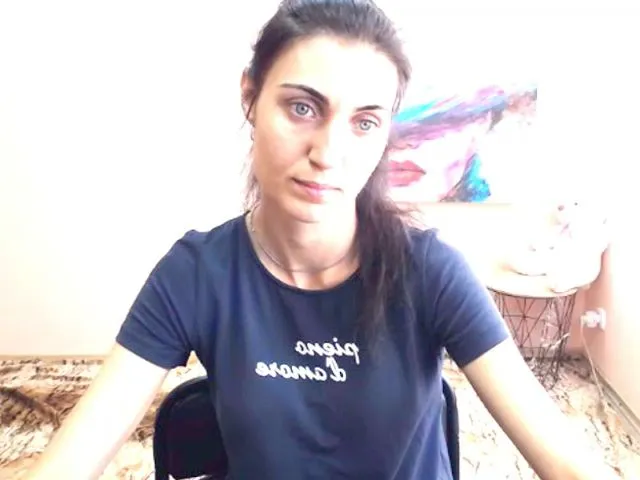 Live sex webcam photo for Miss_Vivian #264284631