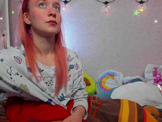 Live sex webcam photo for KiraLiLime #287989927