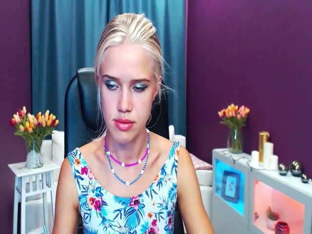 Live sex webcam photo for CassyRo #253820185