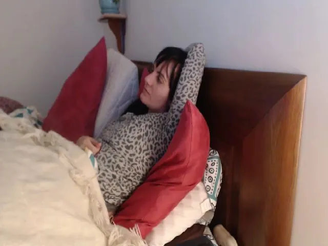 Live sex webcam photo for isabellazee2 #254959615