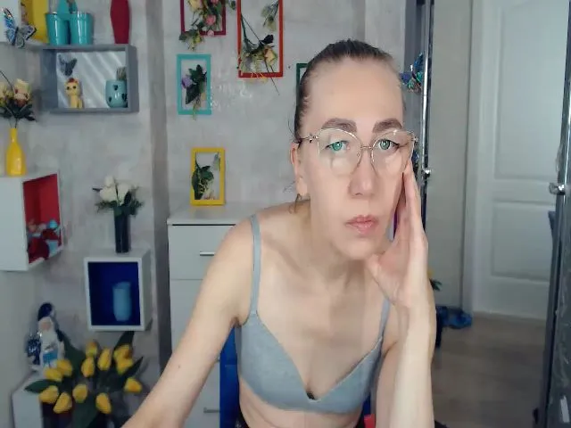 Live sex webcam photo for Greybunny #261922055