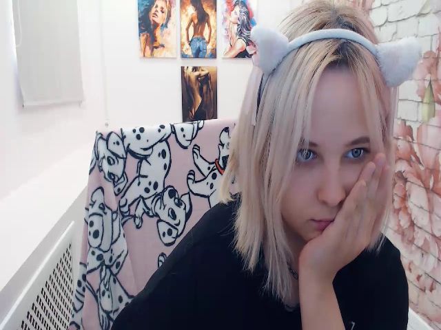 Live sex webcam photo for Helokit #258493352