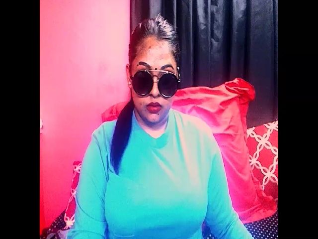 Live sex webcam photo for Indianstorm4u #252982270