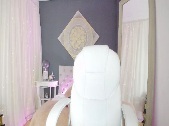 Live sex webcam photo for Karina_V #254983052