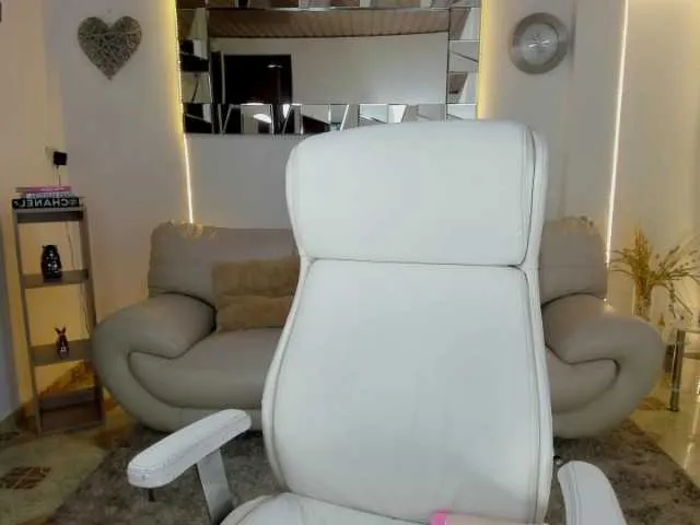 Live sex webcam photo for Krystin03 #241301071