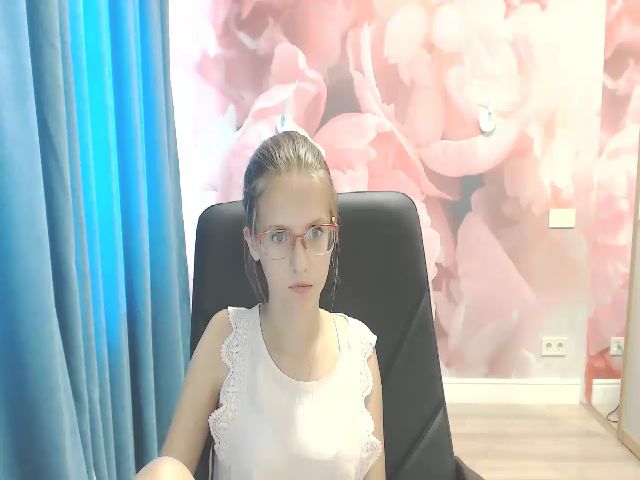 Live sex webcam photo for Alice_Adamsi #259835828