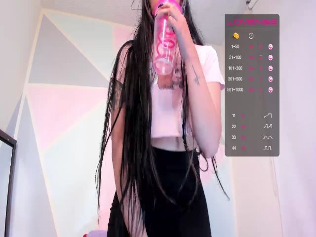 Live sex webcam photo for Violetatoo #264139227