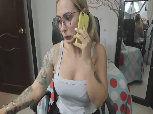 Live sex webcam photo for Angel_grey_ #264352696