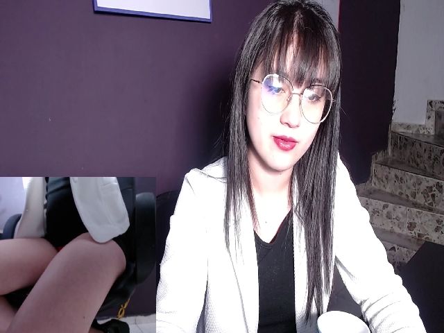 Live sex webcam photo for Charlotte_3x #253437157