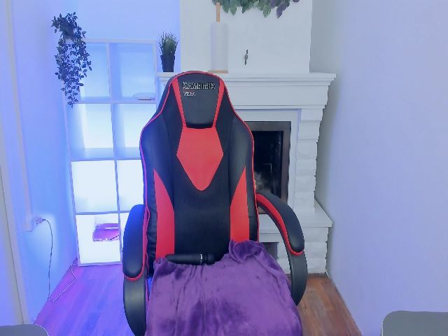 Live sex webcam photo for HelenCarter #265093400