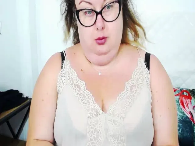 Live sex webcam photo for HornyBonnie #265354796