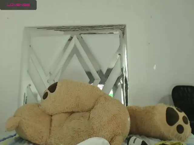 Live sex webcam photo for Sweet_barbiie #256529125