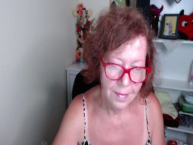 Live sex webcam photo for Adele_69 #253029568