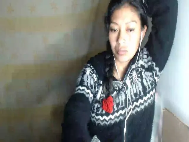 Live sex webcam photo for CHILENITAHOT #254670454