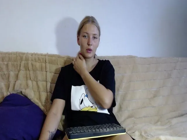 Live sex webcam photo for UrBlack_Kitty #253641716