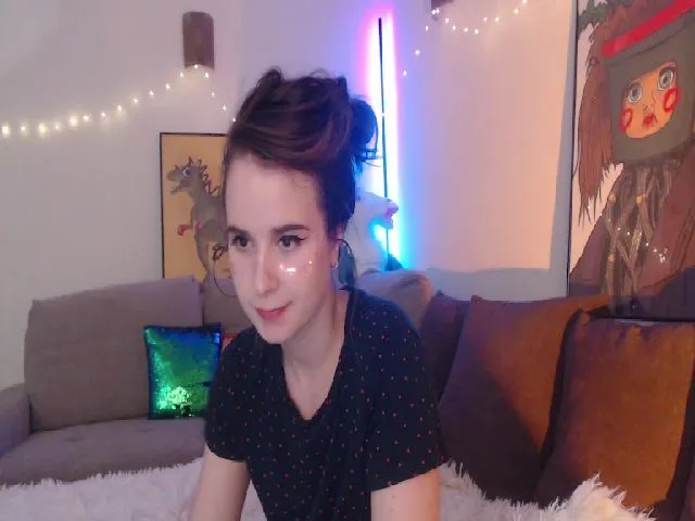 Live sex webcam photo for LizzyPeach #257763118