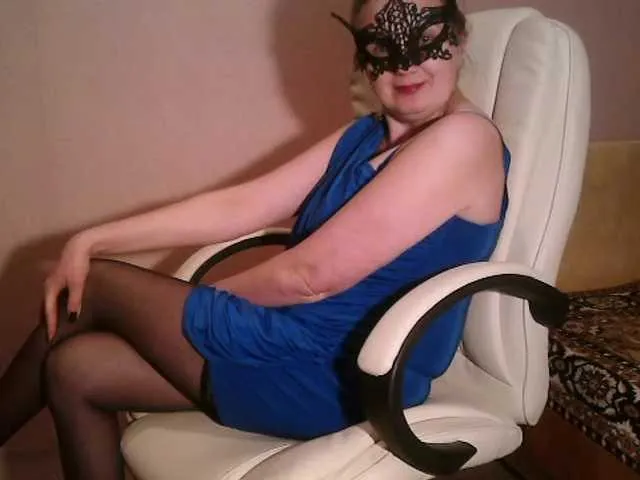Live sex webcam photo for leeloofire #240996250