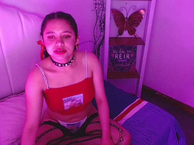 Live sex webcam photo for scarlet-gold #241050826