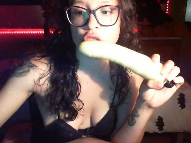 Live sex webcam photo for sharonnikol #249162552