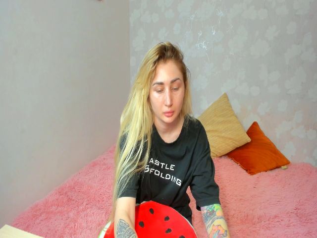 Live sex webcam photo for TabeyaLyy #257701104