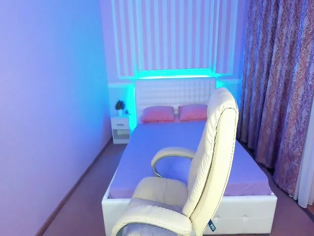 Live sex webcam photo for MeowRebeka #252274800