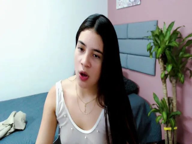 Live sex webcam photo for ella_gamer #264345072
