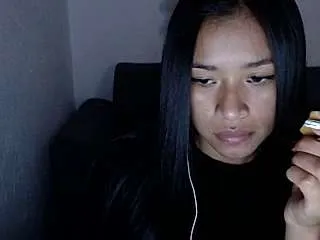 Live sex webcam photo for SunflowersHots_06 #242832581
