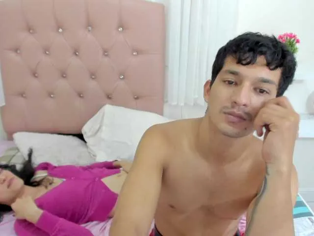 Live sex webcam photo for 2latincouple #262860767