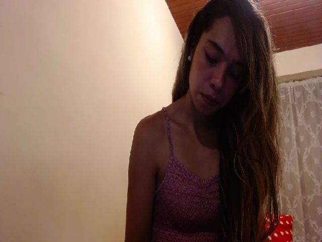 Live sex webcam photo for LaraSmiith_ #254094860