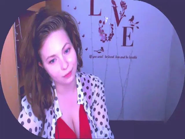 Live sex webcam photo for MollyMey #253907620