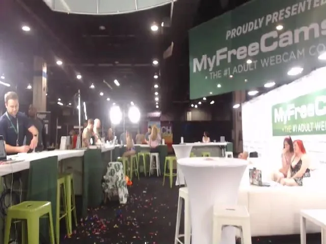 Live sex webcam photo for Tara_Quartz #254967160