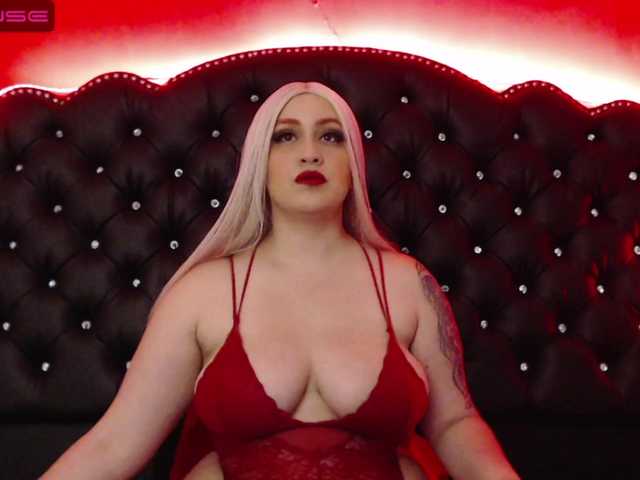 Live sex webcam photo for FaryhRamirez #247701595