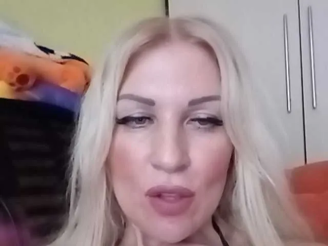 Live sex webcam photo for Sexywoman999 #241148243