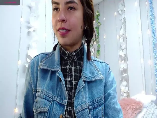 Live sex webcam photo for Cathryskyy #261067434