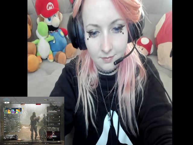 Live sex webcam photo for PrincessBluu #253923388