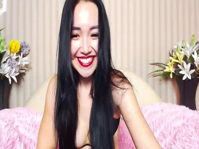 Live sex webcam photo for NiaSan #261086467