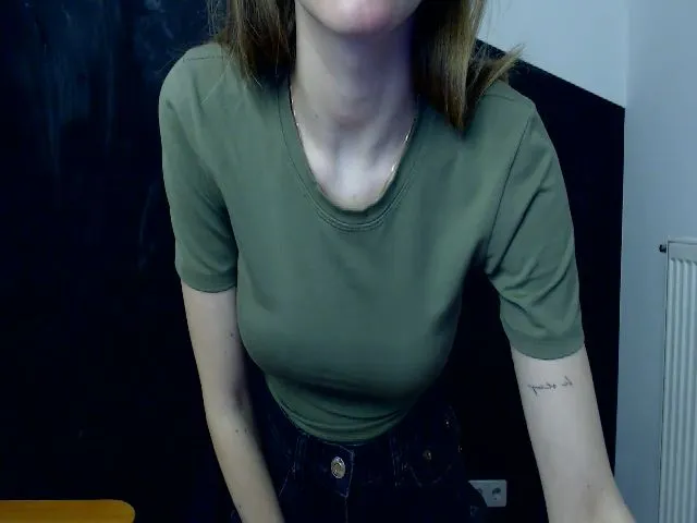 Live sex webcam photo for HappySecret_ #260093473