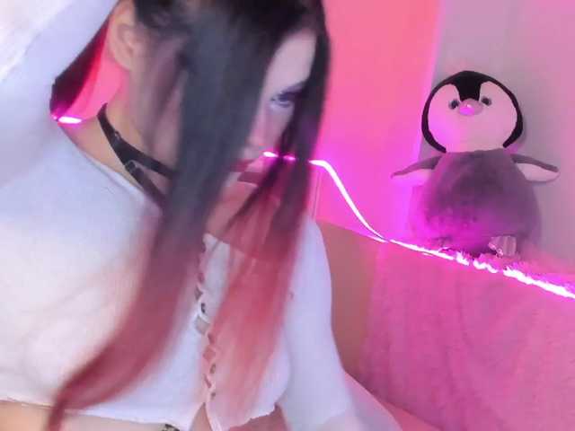 Live sex webcam photo for sweetbutty- #241395331