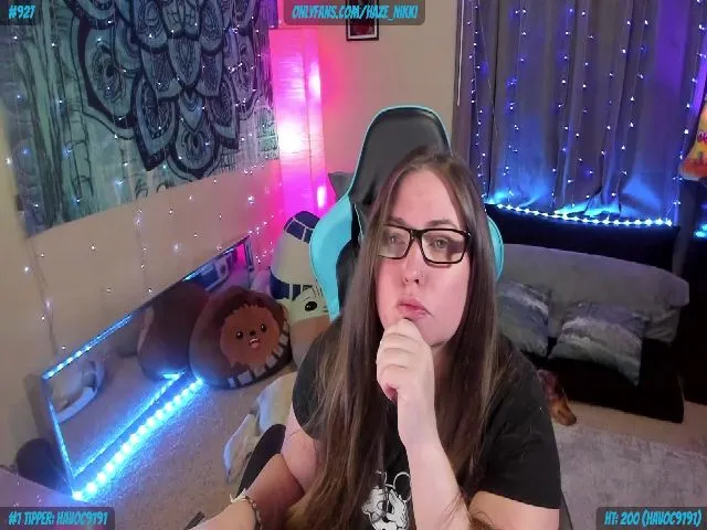 Live sex webcam photo for Nikki_Haze #256184314