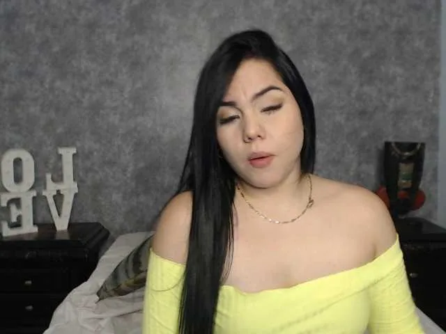 Live sex webcam photo for MeganHills #241000807