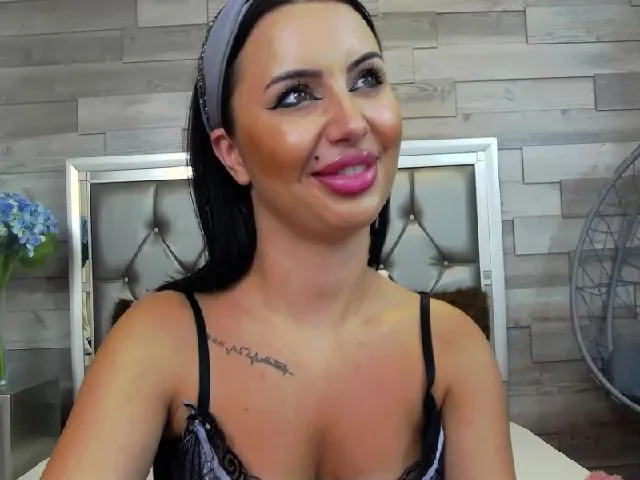 Live sex webcam photo for LustyJuliaXXX #260295665