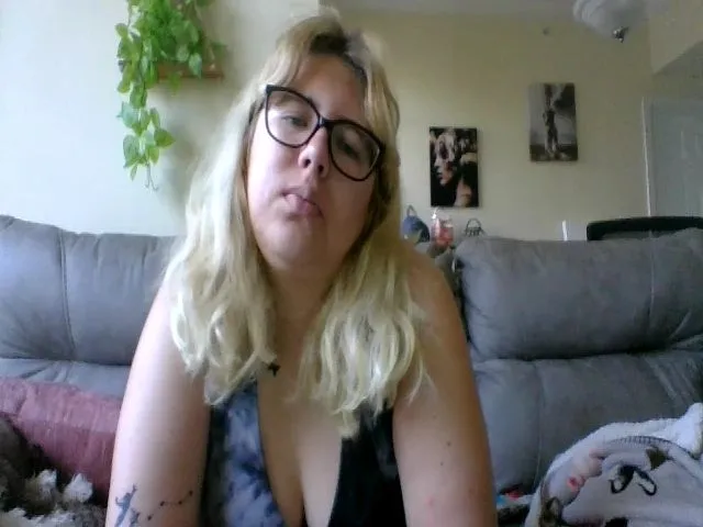 Live sex webcam photo for cozychristine #262074292