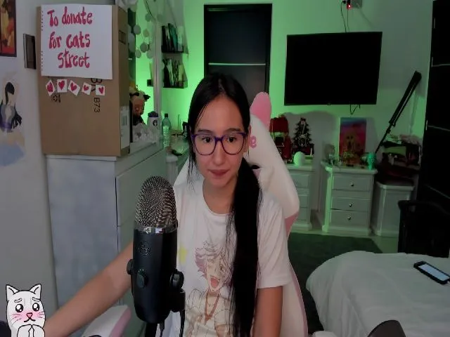 Live sex webcam photo for AnnieJulieth #261898498