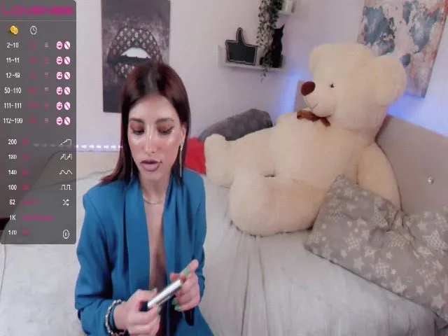 Live sex webcam photo for AnabelAris #265538679