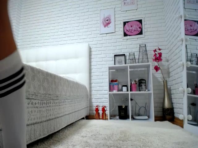 Live sex webcam photo for Malina_XXX #265481269