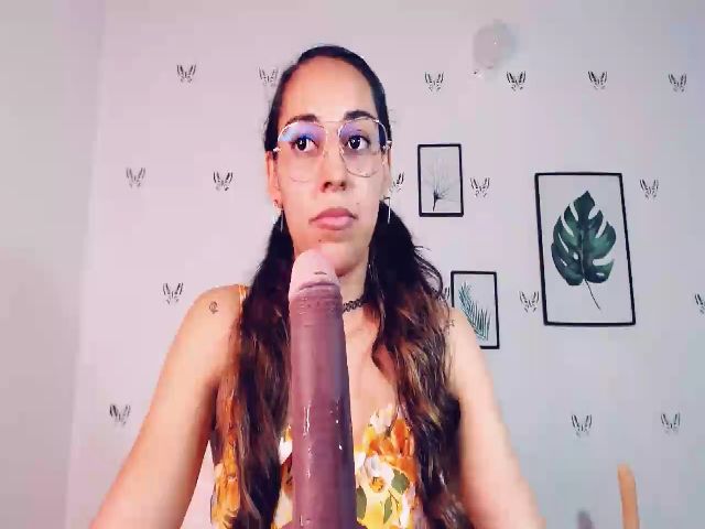 Live sex webcam photo for Tamy_bennett #256916282