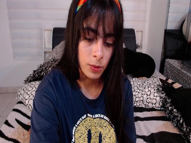 Live sex webcam photo for Evelyn_Evelyn #262153137