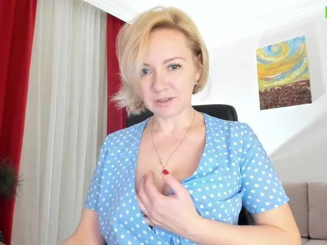 Live sex webcam photo for Colette1W #241157785