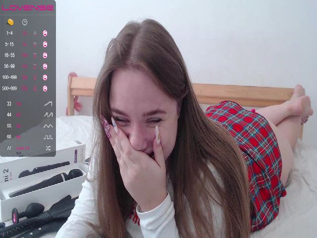 Live sex webcam photo for AliceSins1 #264799483